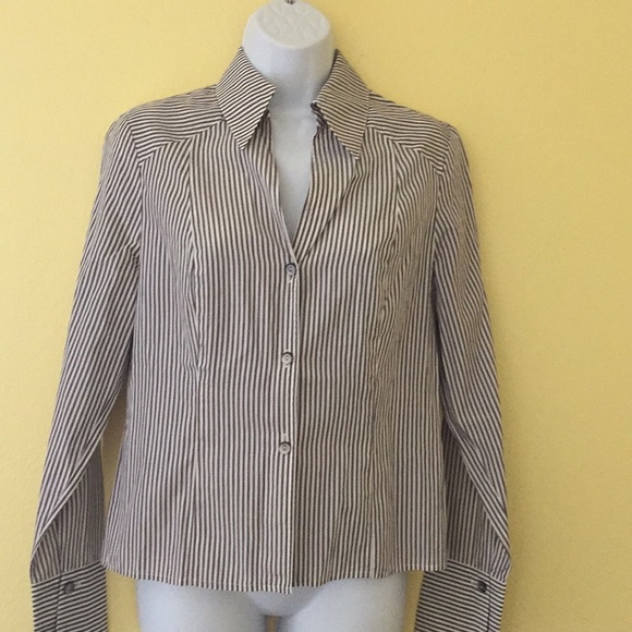 AK Anne Klein Size 6 Striped Button Up Shirt - Picture 1 of 6